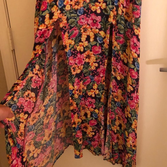 Floral open back maxi dress - Picture 2 of 3